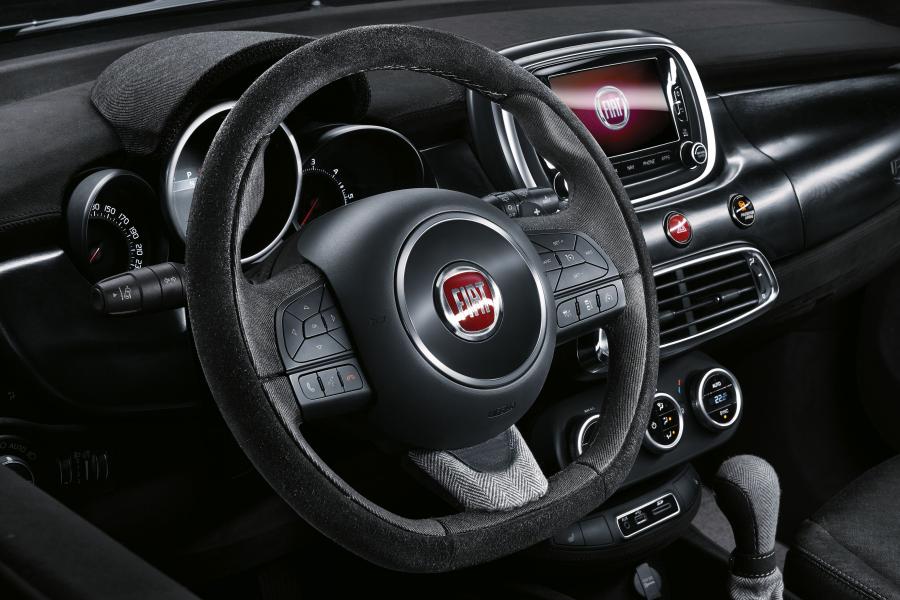  Fiat 500X Black Tie 2015 года  (фото 7 из 7)